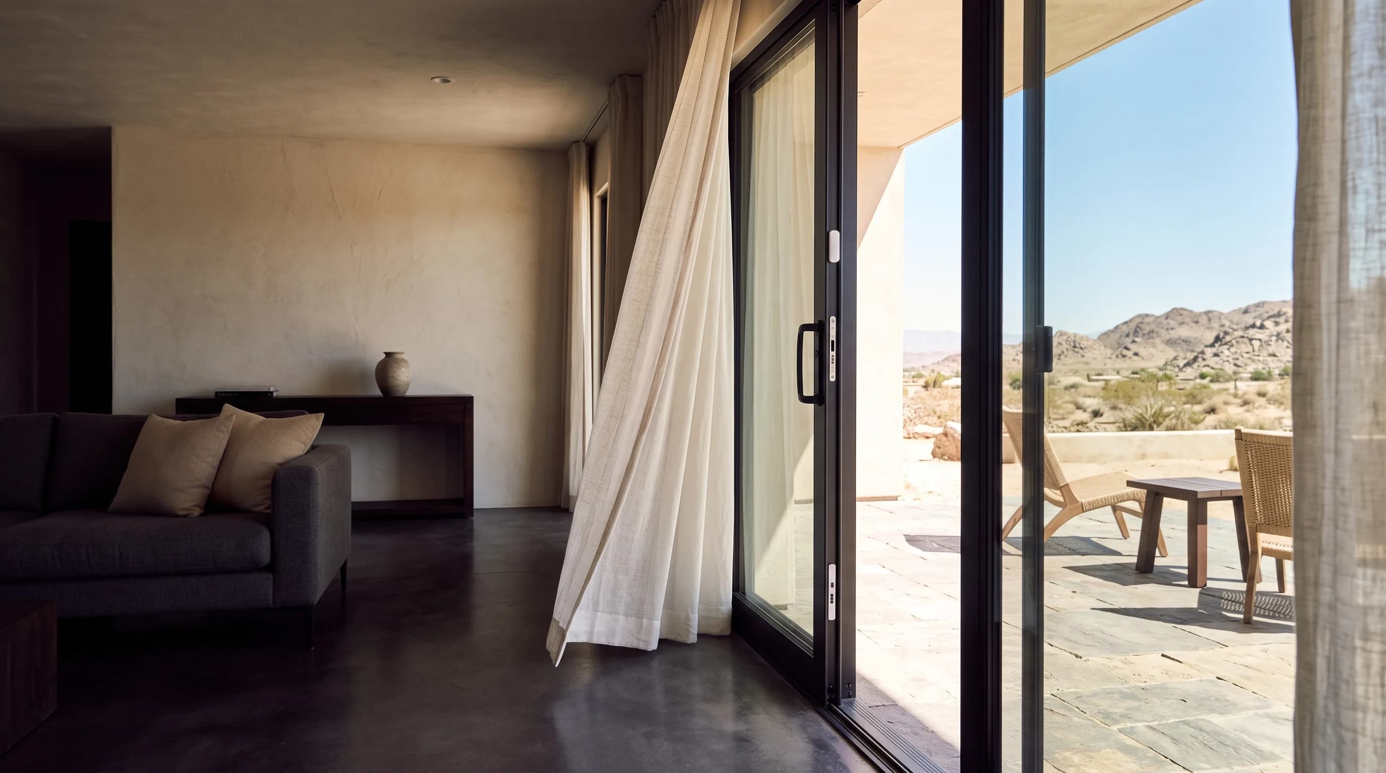 Holiday Homes & Hotels